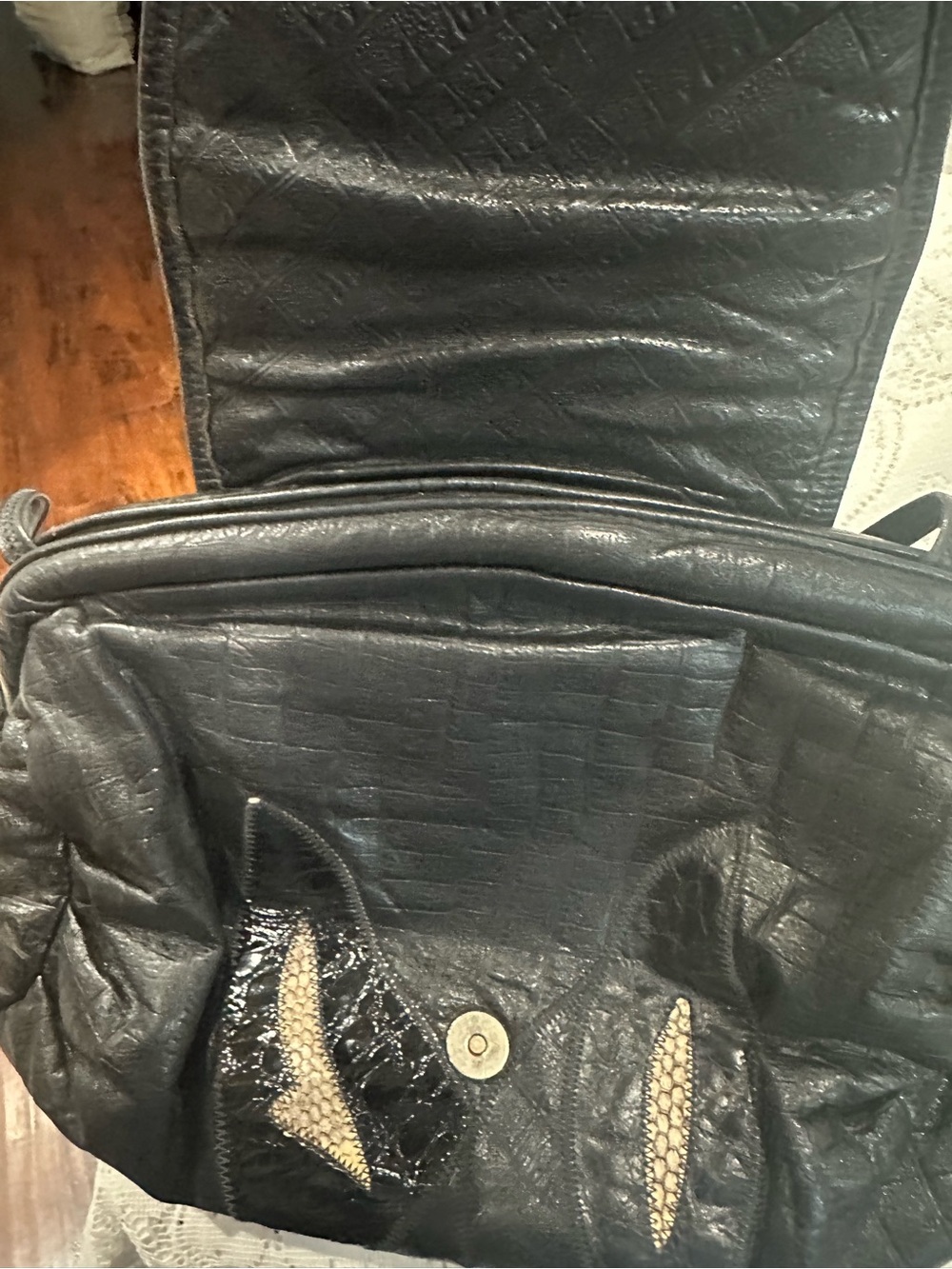 Vintage Black Leather shoulder Bag with Cream Inset Accents old money - Picture 3 of 9